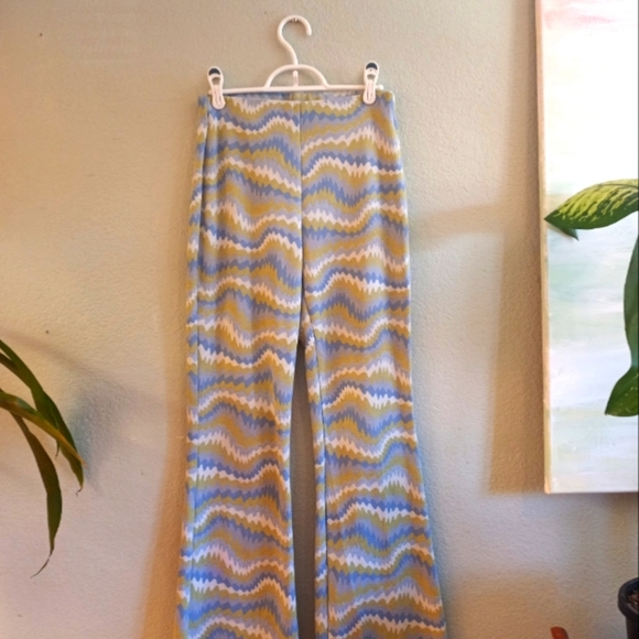 Urban Outfitters Bryn Pull On Comfy Cozy Retro 70's Wavy Print Woven Flare - Picture 1 of 4